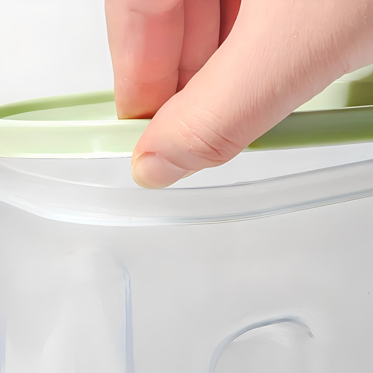 Kompakt foderbehållare med mått – 2,5 liter, smidig och praktisk